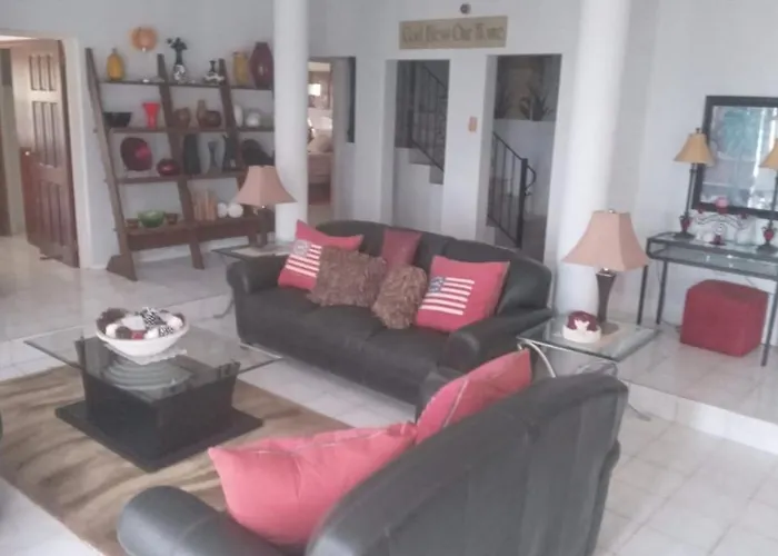 Tranquila Oasis Holiday home Runaway Bay